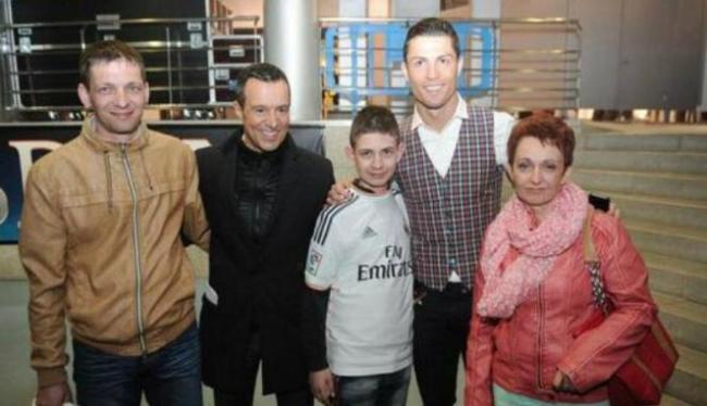 Ronaldo Undang Penggemarnya Yang Sempat Koma