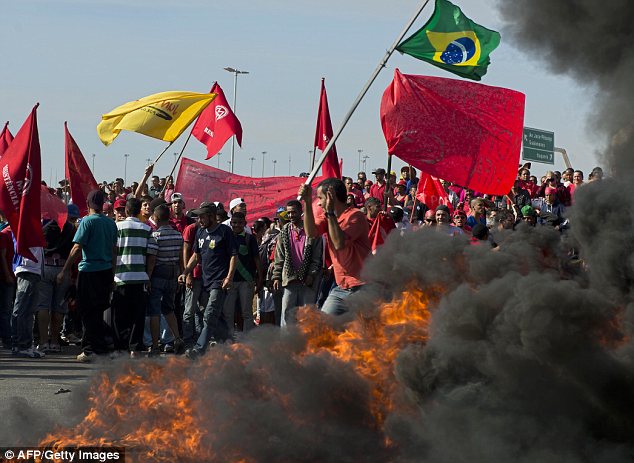 article-0-1DDFB41A00000578-845_634x463