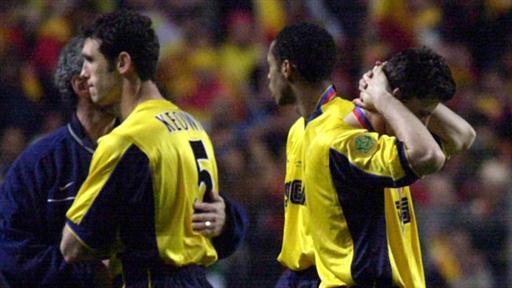 On This Day 2000, Suker dan Vieira Gagal, Trofi UEFA Arsenal Sirna