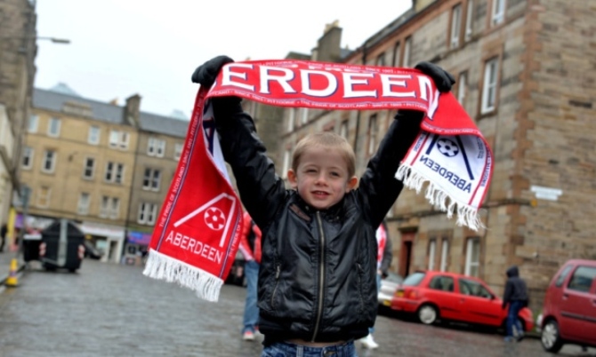 Fans Cilik Sarankan Aberdeen Rekrut Lionel Messi